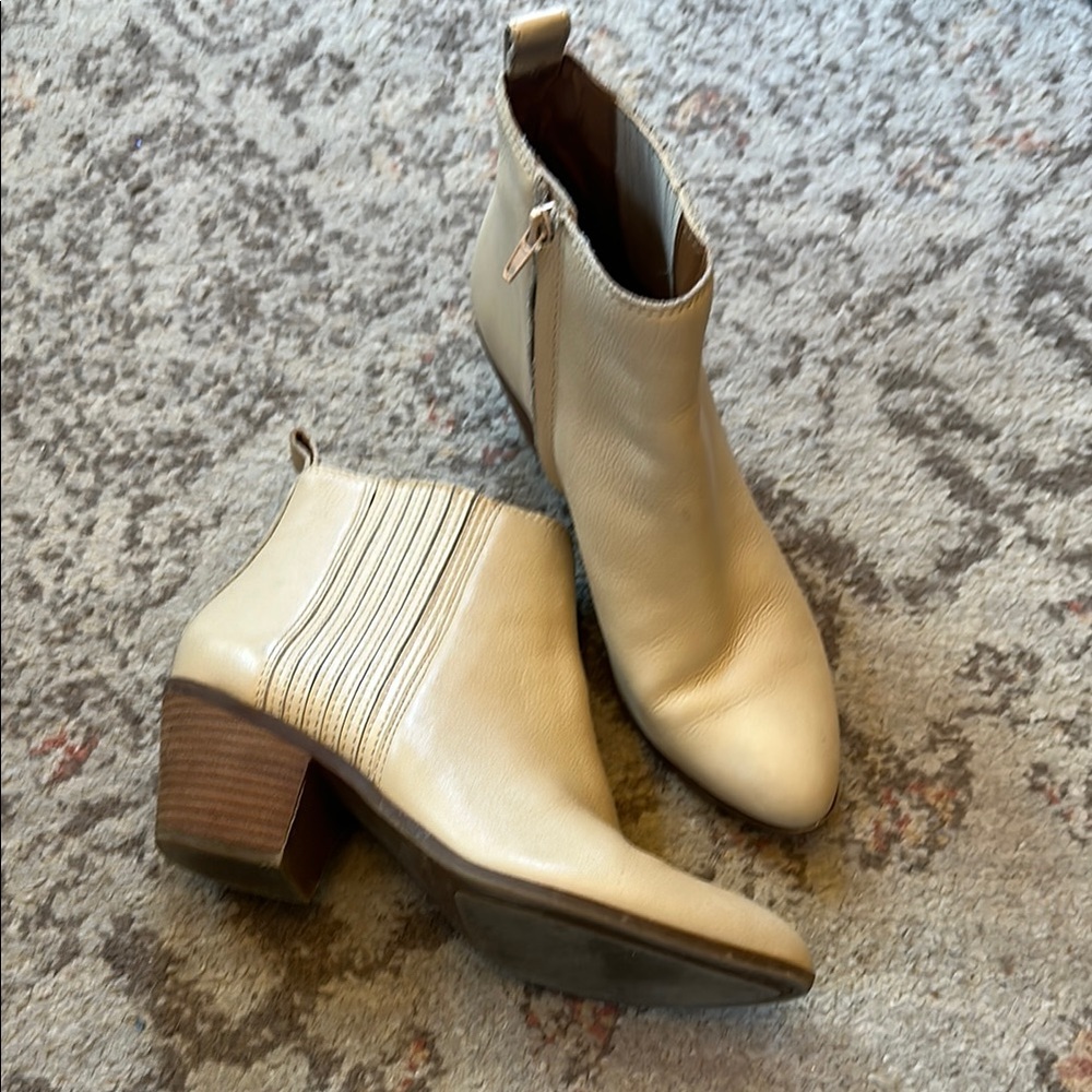 Women's FRYE & CO Cream Ankle Chelsea Boots
